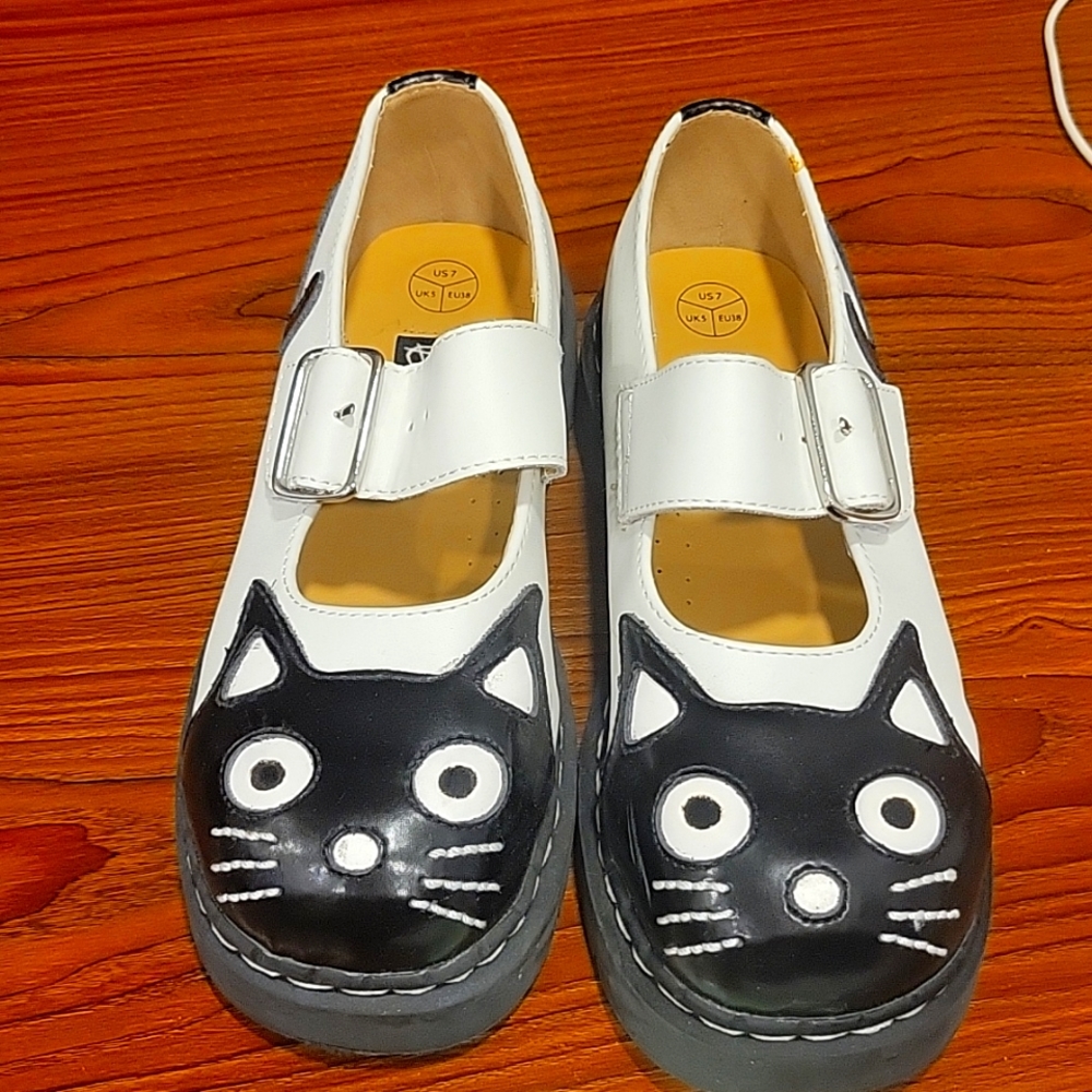 Kitten Mary Jane shoes